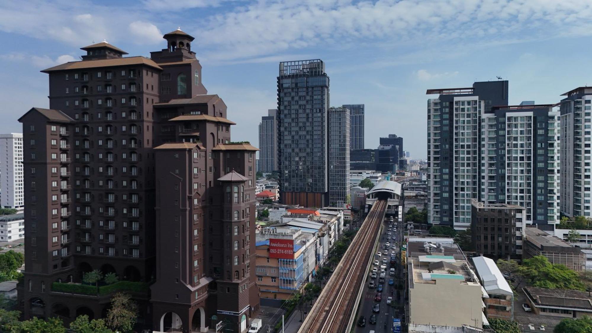 Marriott Executive Apartments Bangkok, Sukhumvit 101 Exteriör bild